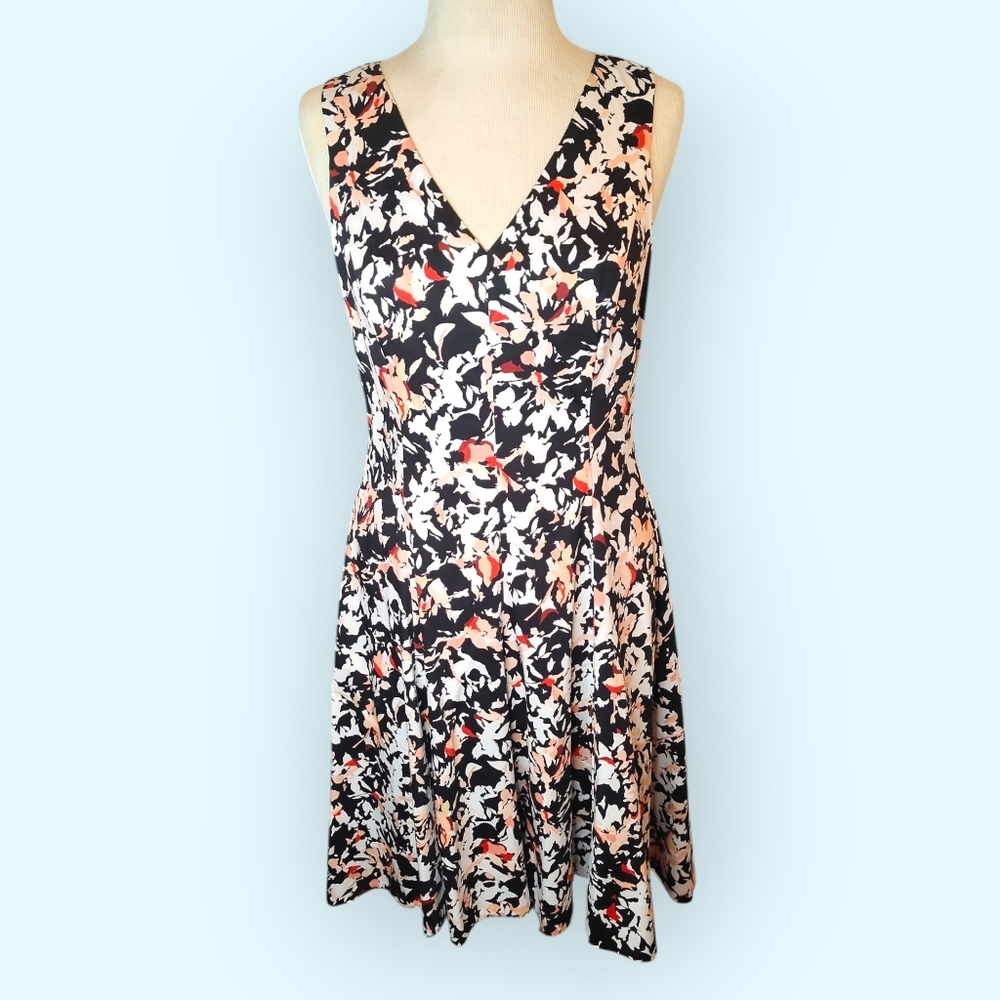 *NWOT* White House Black Market Floral Dress w/ Pockets (sz. 6)